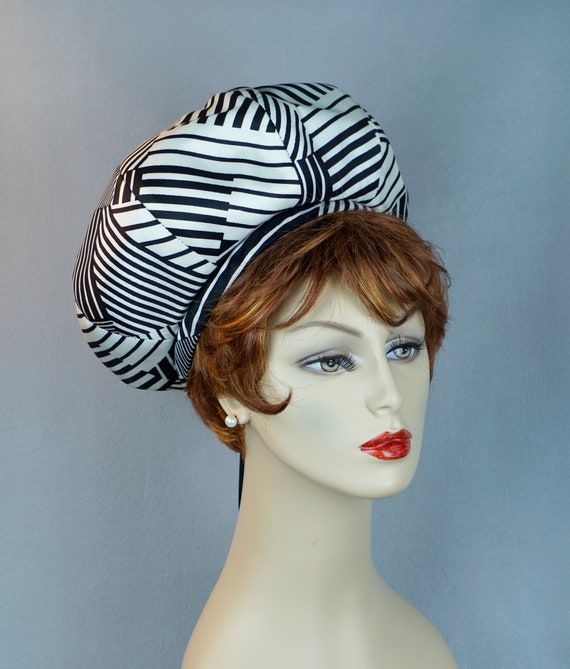 Vintage 60s Hat, Black and White Beret, Bubble Cro