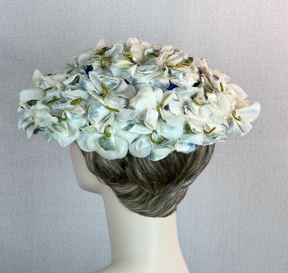 Vintage 1950s White Silk and Velvet Floral Platte… - image 9