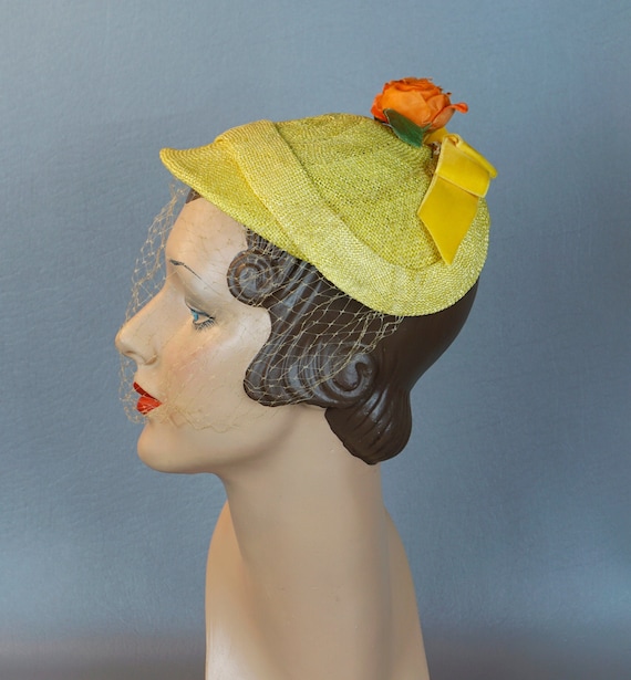 Vintage Hat, 1950s Yellow Straw Beret, Veiled Clos