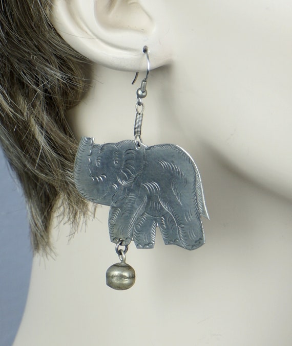 Vtg Silvertone Pierced Elephant Earrings, Large