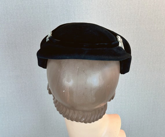 50s Black Velvet Rhinestone Cocktail Beret Hat - image 3