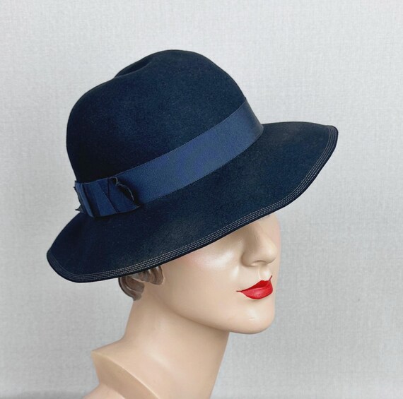 Vintage 40s Fedora, Navy Blue Ladies Hat by Dobbs - image 4