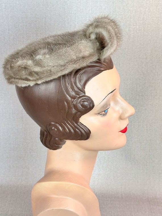 Vintage 50s Shallow Crown Grey Mink Pillbox Hat b… - image 3