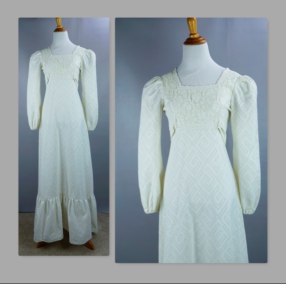 Vintage 1969 Gunne Sax, Black Label Ivory Victoria