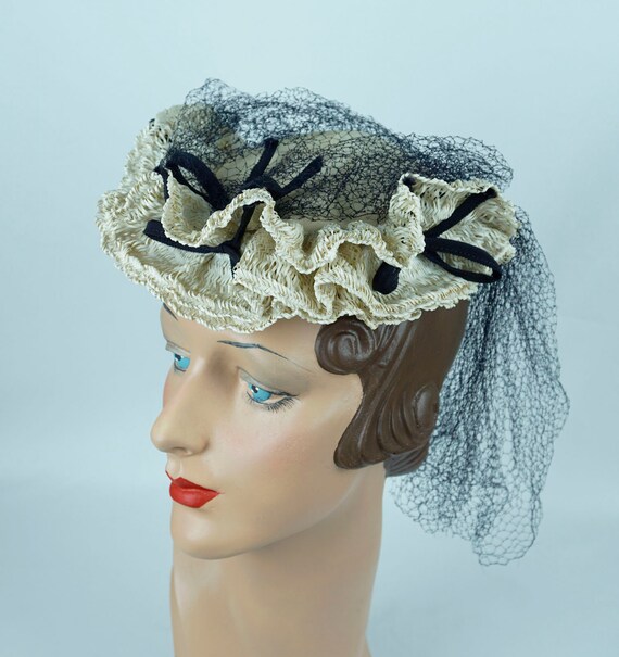 1940s Tilt Hat, White Straw Vtg Hat, Ruffled Tilt