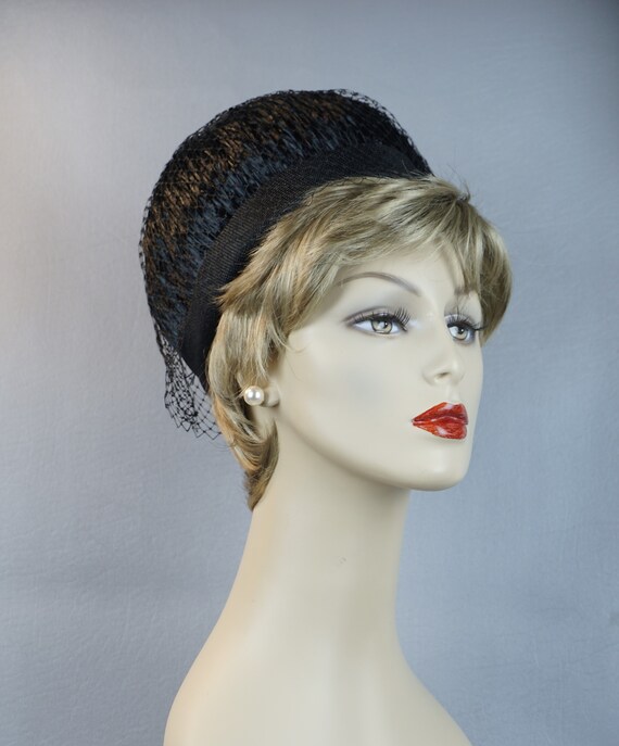 60s Black Straw Bubble Crown Pillbox Hat - image 3