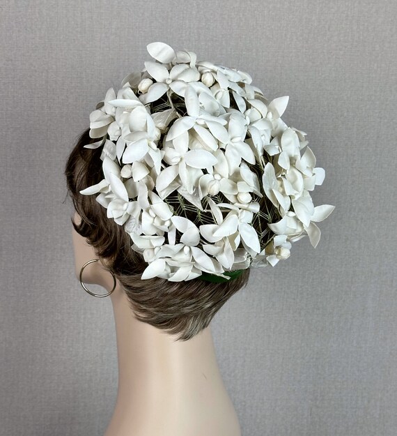 60s White Flower Petal Pillbox Hat - image 6
