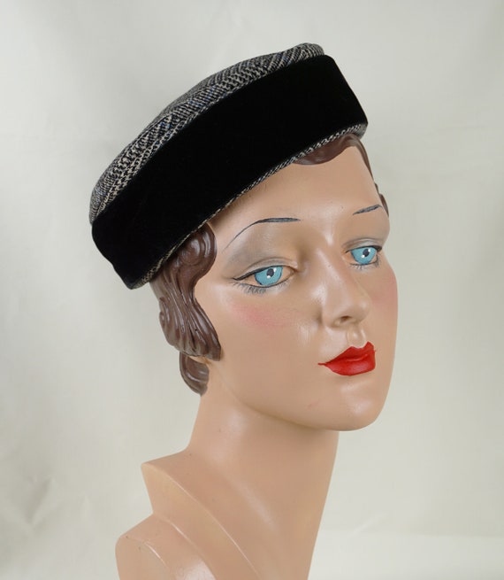 Vintage Hat, 1960s Pillbox, Shallow Pillbox Hat, H