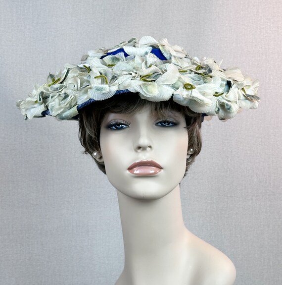 Vintage 1950s White Silk and Velvet Floral Platte… - image 3