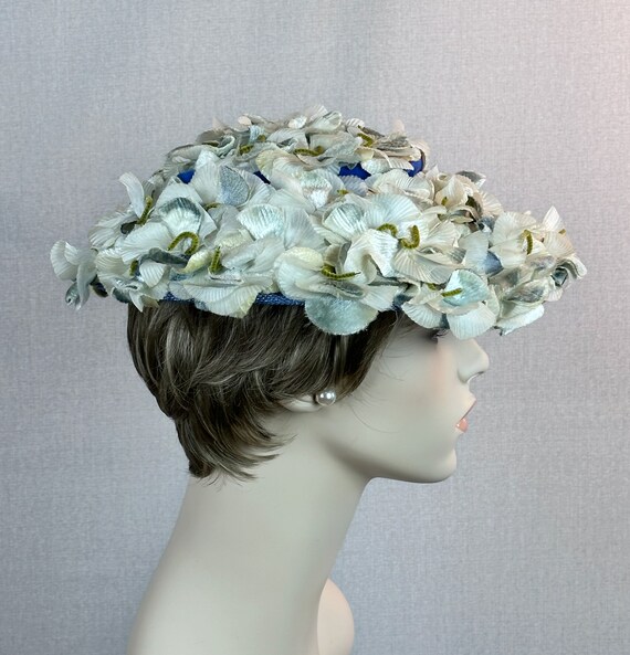 Vintage 1950s White Silk and Velvet Floral Platte… - image 6