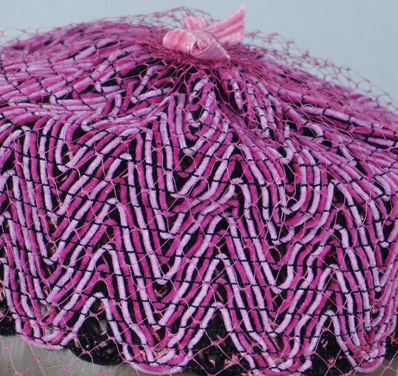 60s Hot Pink Veiled Pillbox Hat - image 6