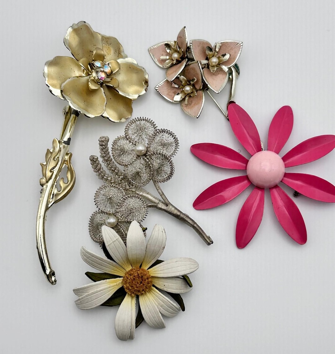 Vintage Flower Brooch Collection, Five Flower Brooches - Etsy display picture 1