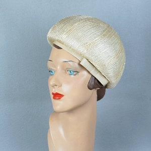 60s Ivory Bubble Crown Toque Hat by Coronet