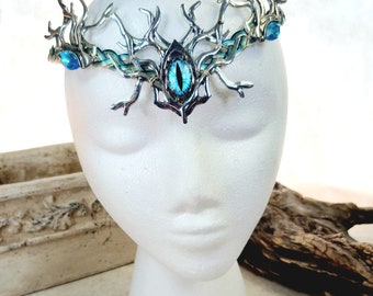 Elven Winter Circlet Crown in Ice Blue and Silver, Royal Celtic Woodland Stag Cosplay Headdress for Men or Women
