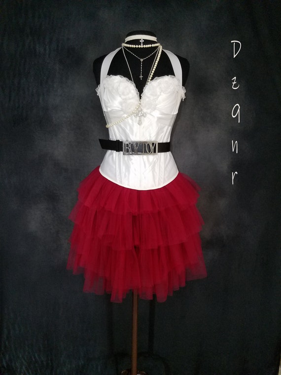 burgundy tulle skirt outfit