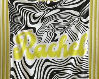 Manta personalizada con ilusión retro: manta con nombre personalizado y estilo moderno