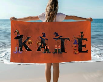 Toalla de playa personalizada de Halloween: regalo con nombre y alfabeto espeluznante