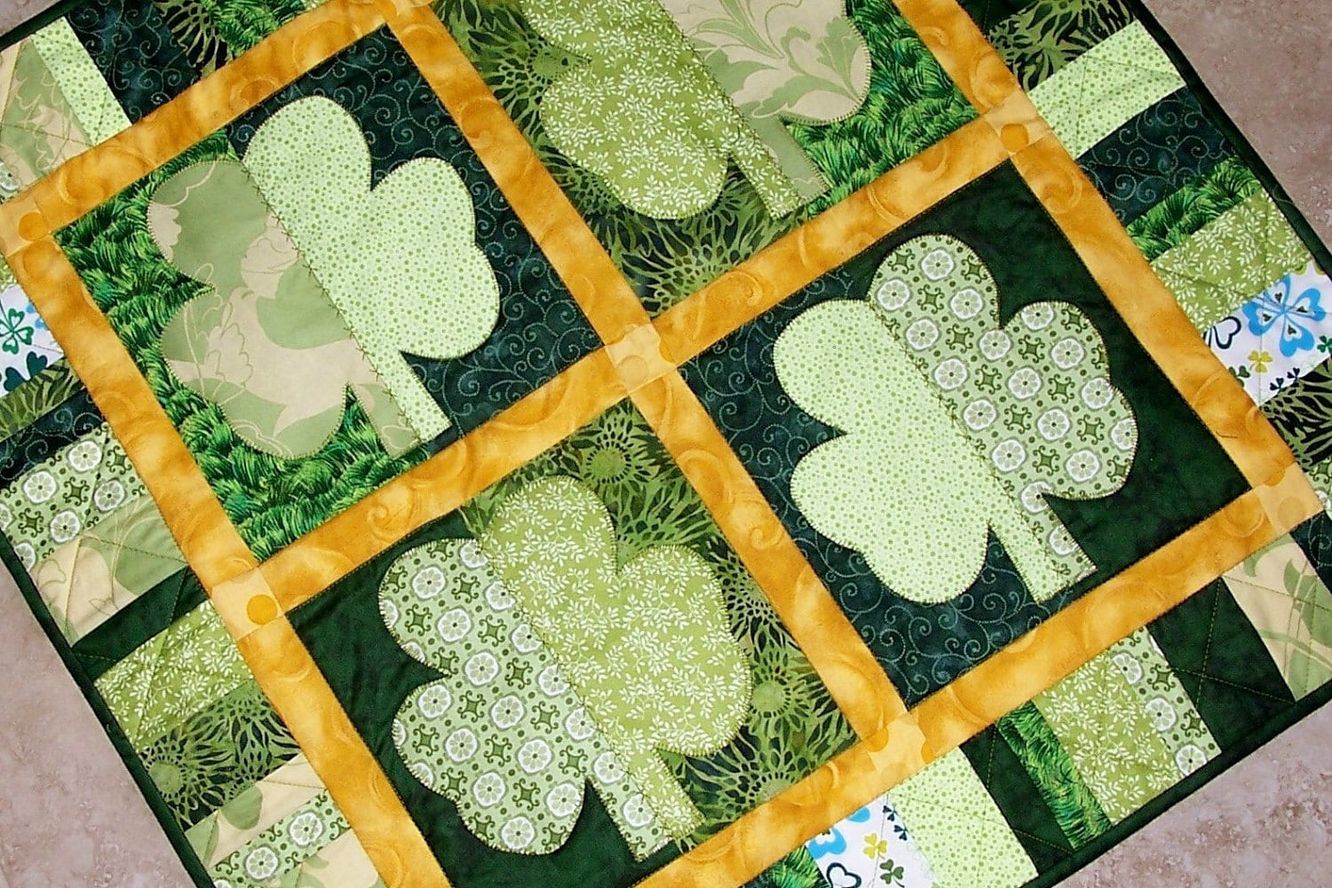 SHAMROCKS St Patricks Day Applique Quilt Pattern from Quilts Etsy St patrick appropriate quilting