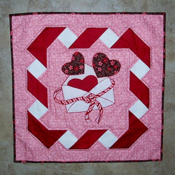 BE MINE Valentine Quilt Pattern from Quilts by Elena Wall Hanging