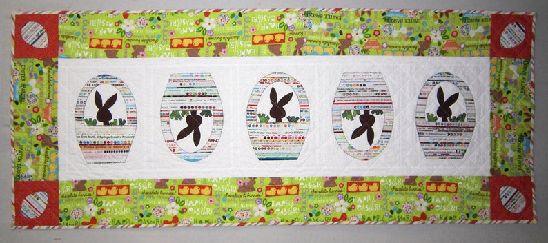 BUNNIES AND BASKETS Selvage Quilt from Quilts by Elena Easter Applique Table Runner Selvages image 1