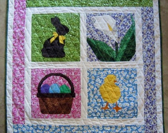 EASTER FUN Foundation Pieced Quilt from Quilts by Elena Easter Table Runner Selvages