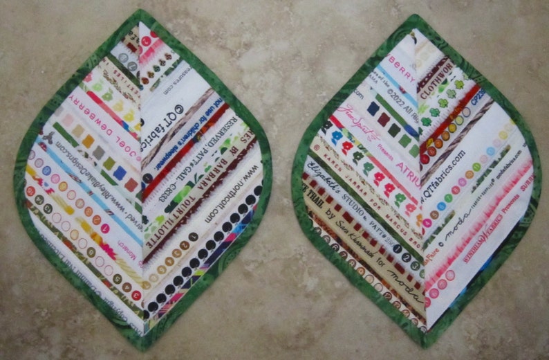 Set of 2 Selvage Leaf Pot Holder Hot Pads Laurel from Quilts by Elena Ready to Ship Hot Pads Trivets Candle Mats image 1