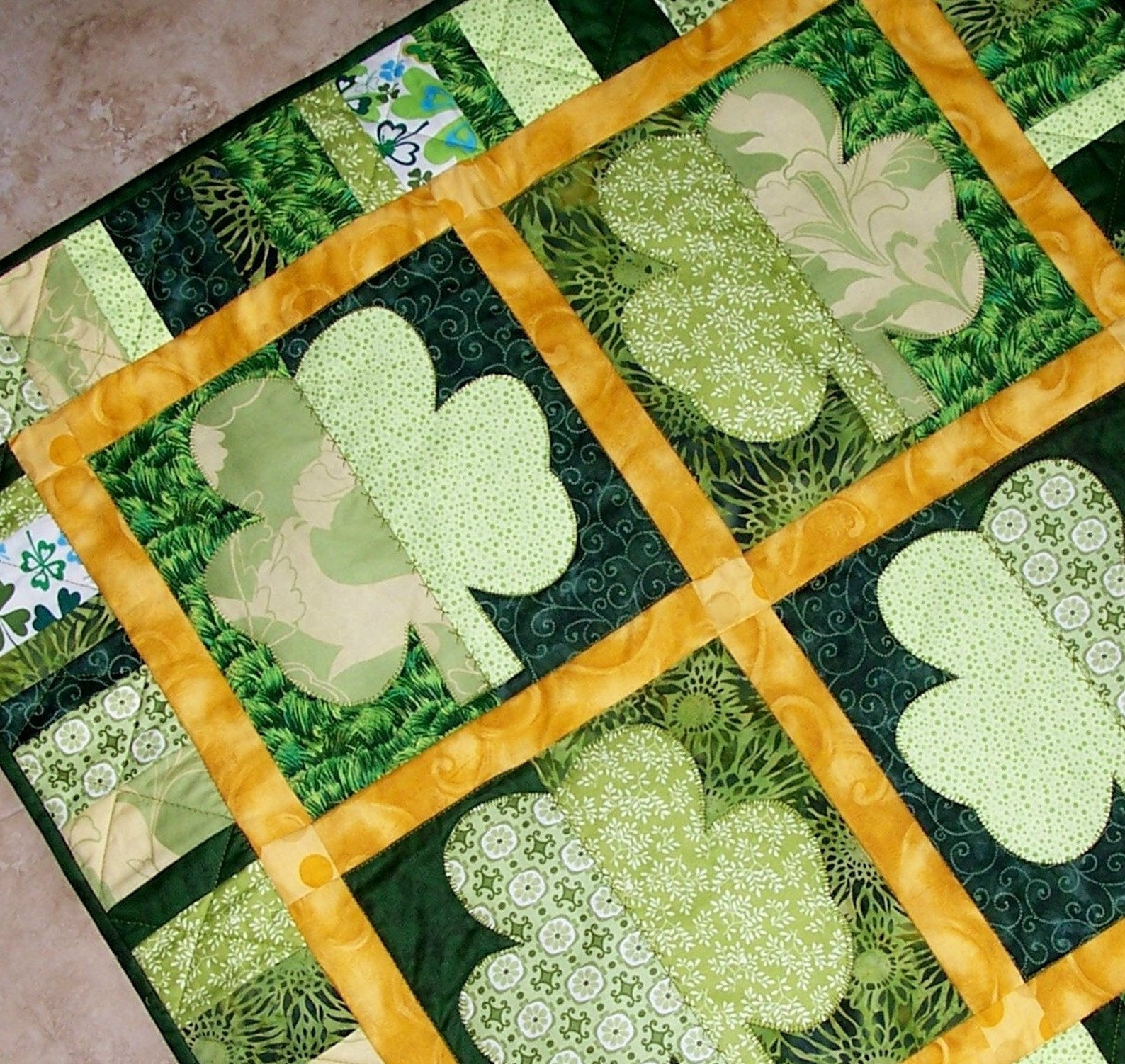 SHAMROCKS St. Patricks Day Applique Quilt Pattern from Quilts Etsy