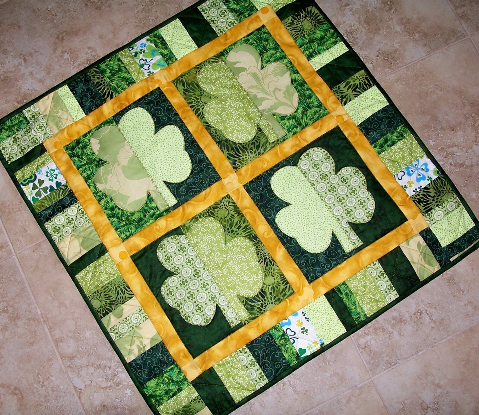 SHAMROCKS St. Patricks Day Applique Quilt Pattern from Quilts Etsy