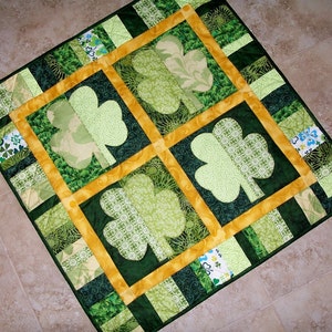 SHAMROCKS St. Patricks Day Applique PDF Quilt Pattern from Quilts by Elena