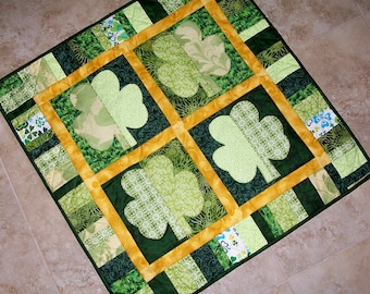 SHAMROCKS St. Patricks Day Applique Quilt Pattern from Quilts by Elena