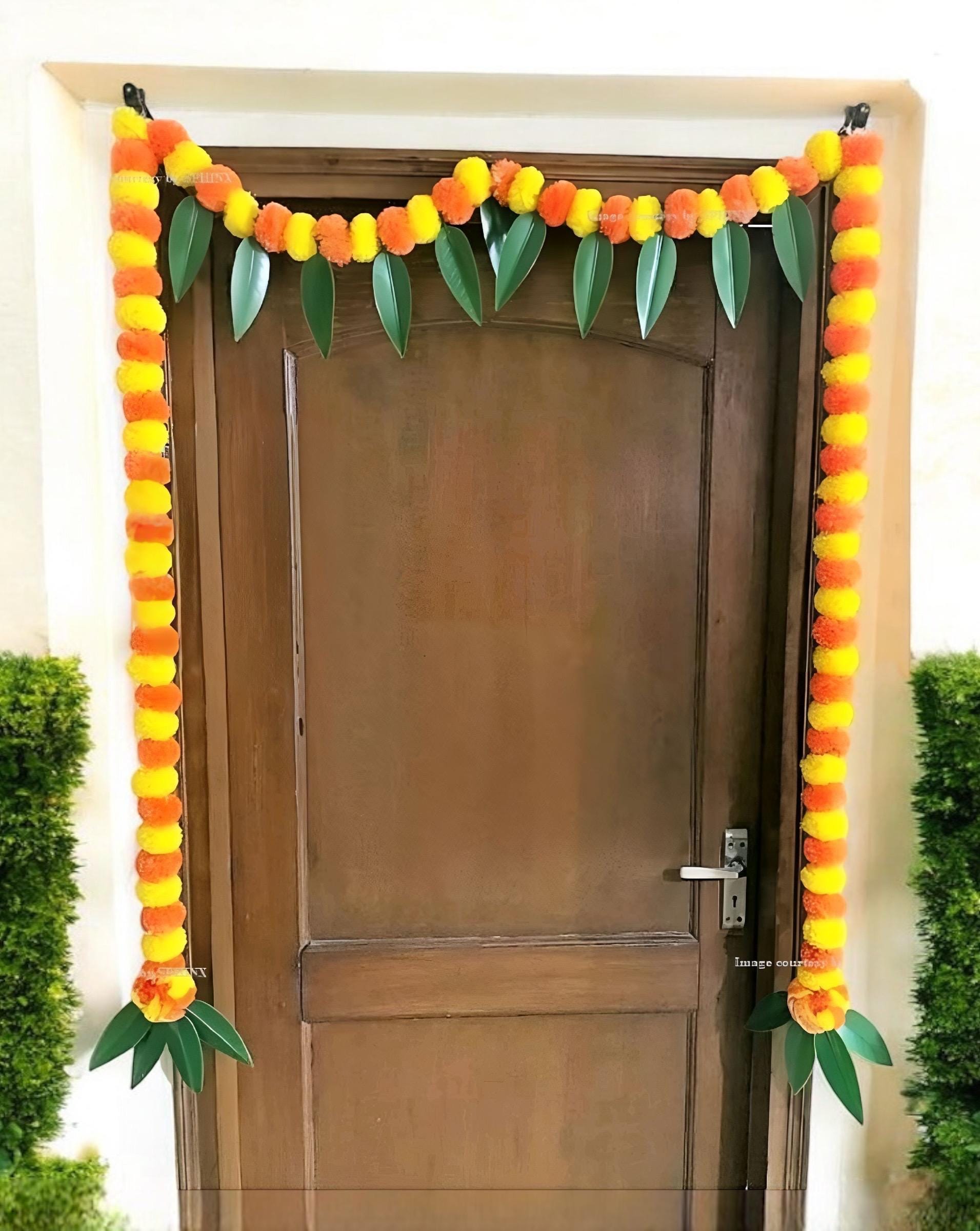 Ghirlanda Porta Decorativa Indiana Con Fiori Di Calendula Artificiali – Toran Pendente Con Perle (Giallo E Arancione) 38x6 Pollici Per Matrimoni, Diwali, Festività