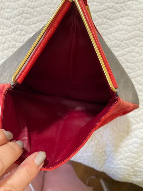 Adorable red vintage triangular clutch - image 4