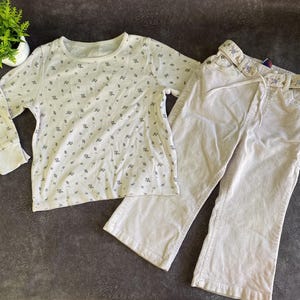 90s Vintage Kids Set: Floral Sweatshirt & Velvet Pants (18-24 Months