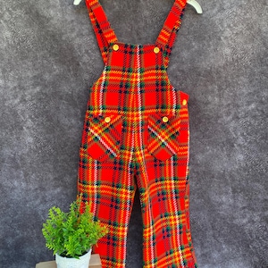 Combi-short rouge enfant vintage des années 80 à carreaux multicolores pour fille 4-5 ans.