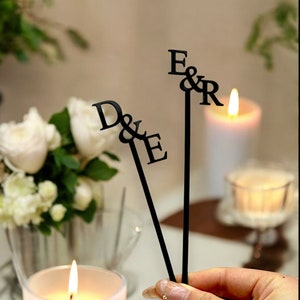 Bastoncini per mescolare bevande personalizzati, bastoncini per mescolare matrimoni, bastoncini per mescolare cocktail con iniziali personalizzate, per feste di compleanno, feste di fidanzamento, etichette per bevande per anniversari