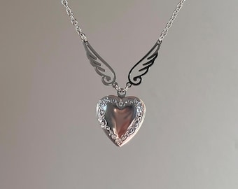 No tarnishing silver stainless Steel necklace, heart photo locket and angel wings charm necklace, Y2k cute necklace, Aesthetic necklace