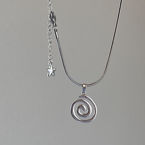 アクセサリー OPIUM- grunge spiral silver necklace Y2K New Trendy Vintage Spiral Pendant Necklace Women Men Y2K