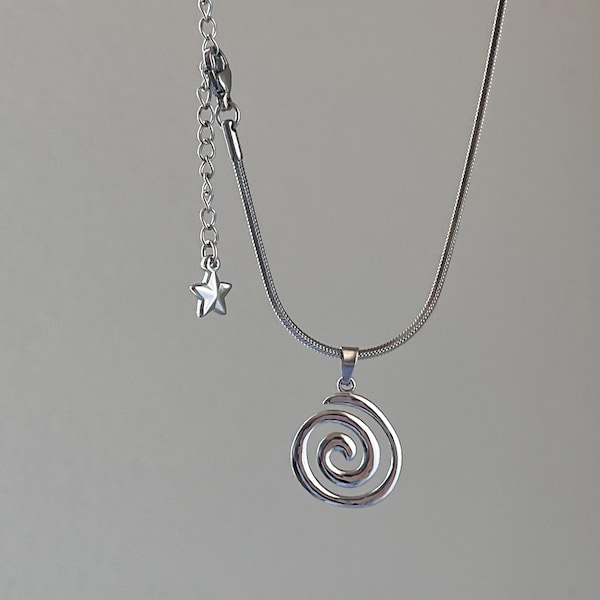 Collar de acero inoxidable plateado que no se empaña, collar con colgante de espiral y estrella con cadena de serpiente, collar gótico punk Y2k