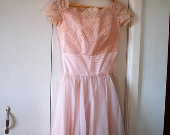 Vintage 1950s Cupcake Prom Party Dress