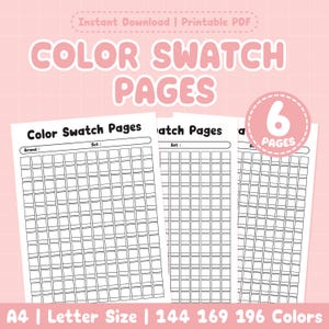 Puede incluir: Un juego de tres tazas de cerámica con un acabado mate moteado. Cada taza presenta un color diferente: azul claro, crema y gris. Las tazas tienen un diseño simple y moderno y un asa cómoda.