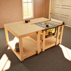 Może przedstawiać: Jasny drewniany stół warsztatowy z wbudowaną piłą stołową. Piła jest żółto-czarna, z widoczną marką "DeWalt". Mała czarna wiertarka i skrzynka narzędziowa znajdują się na stole warsztatowym. Stół warsztatowy ma dolną półkę do przechowywania.