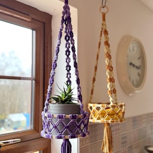 Macramé hangmand bloemen | Aangepaste gekleurde plantenhanger | Handgemaakte decoratieve fruitmand met kwastje