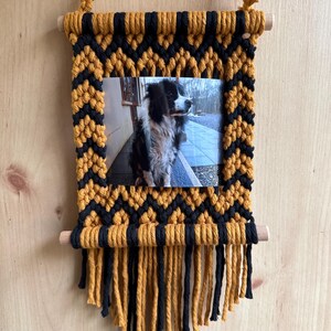 Hanging Macrame Photo Frame | Custom 4x6 Landscape Photograph Holder | Handmade Zigzag Patterned Wall Hanging