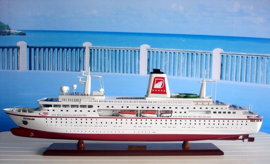 Modellschiff Kreuzfahrtschiff – MS Deutschland - Etsy.de