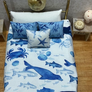 Juego de ropa de cama en miniatura para casa de muñecas a escala 1:12, estilo casa de playa.