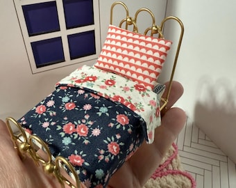 1:24 scale miniature dollhouse bedding set. Made to fit bed in photos