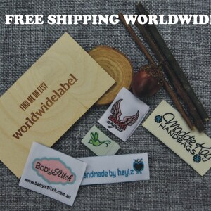 100 PCS Custom Artwork logo tela coser en ropa ganchillo tejidas etiquetas / etiquetas de tejer