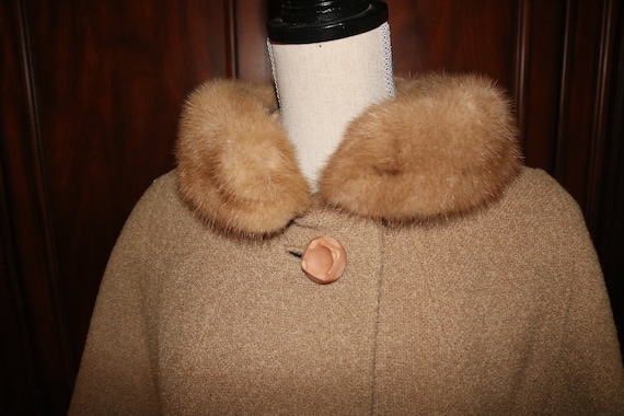 Women's Petite 1960s Blonde Mink Collar Wool Bouc… - image 2