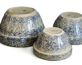 1930s Robinson Ransbottom Blue White Spongeware Mixing Bowls Nesting Set of 3, 12" 10" 8" Vintage Ohio Stoneware, Farmhouse Kitchen Decor