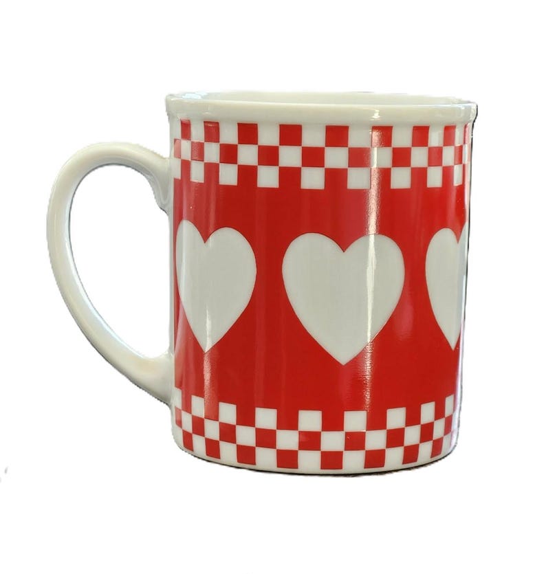 7 Avail NOS Vintage Red Heart Checkerboard Mug, Retro Bistro Diner Style, Country Cottage Farmhouse Kitchen Decor Shibata Tajimi Japan, 8 oz 画像 1